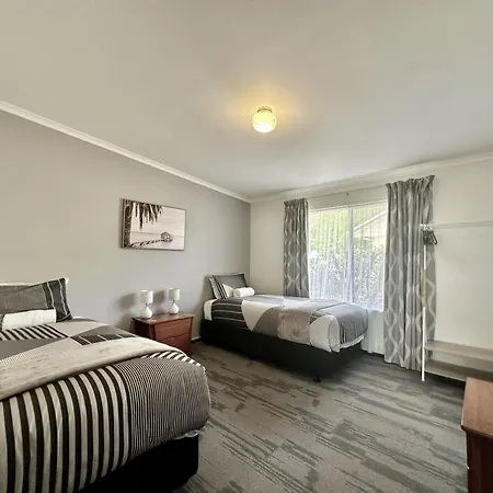 Barmup Accommodation At Middleton Mews Albany Exterior photo