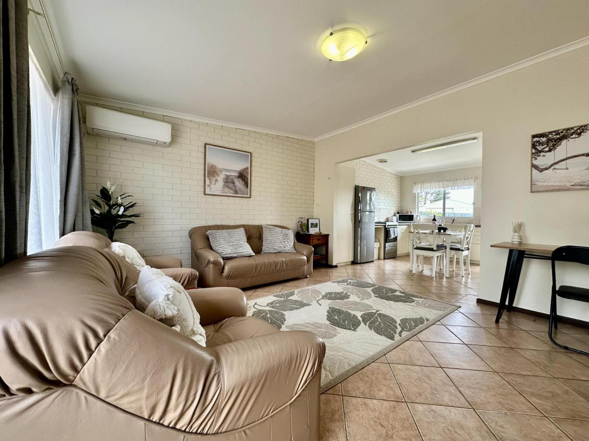 Barmup At Middleton Mews Apartment *