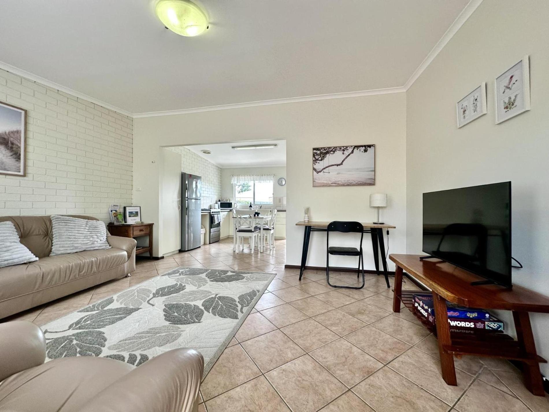 Barmup At Middleton Mews Apartment